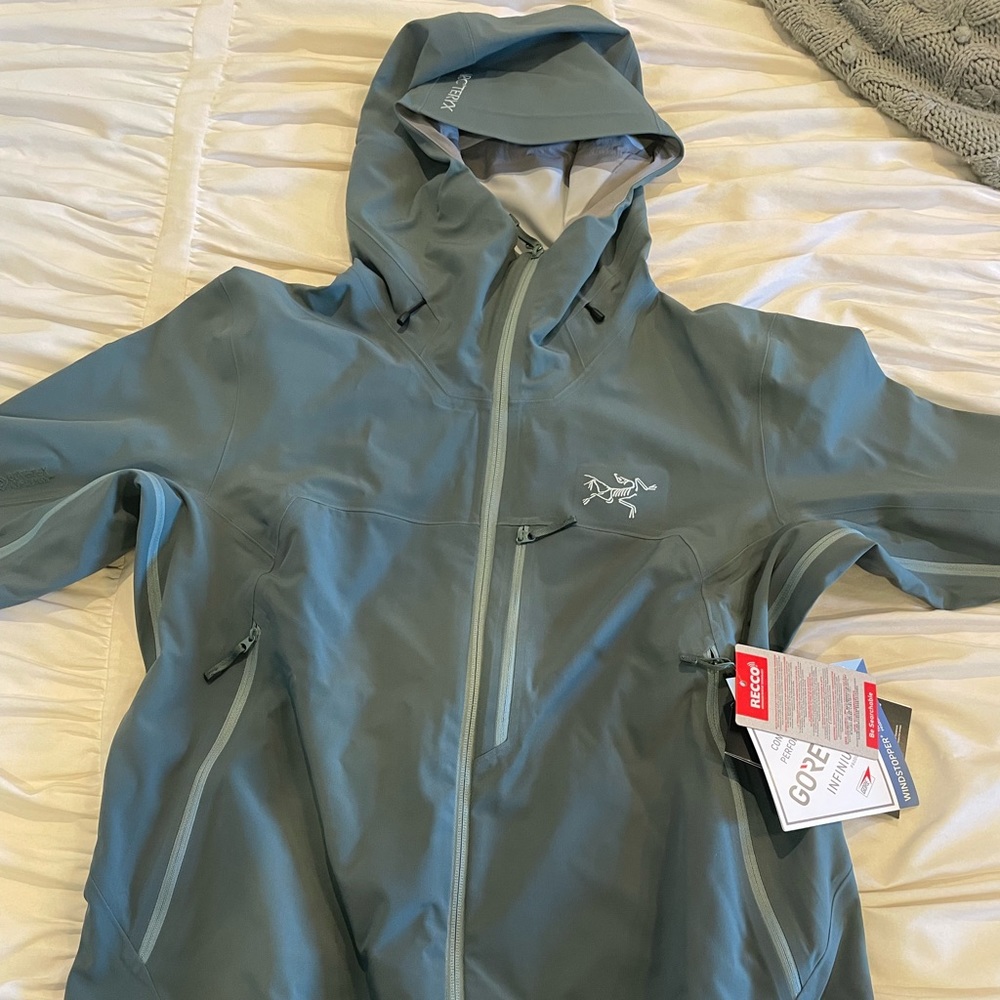 Arc’teryx NWT Stretch Jacket Size L